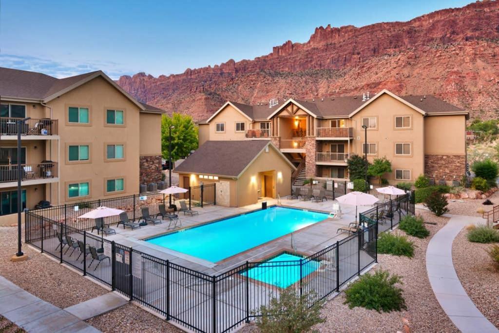 5H Our Redcliff Condo, Pool & Hot Tub Moab Luaran gambar